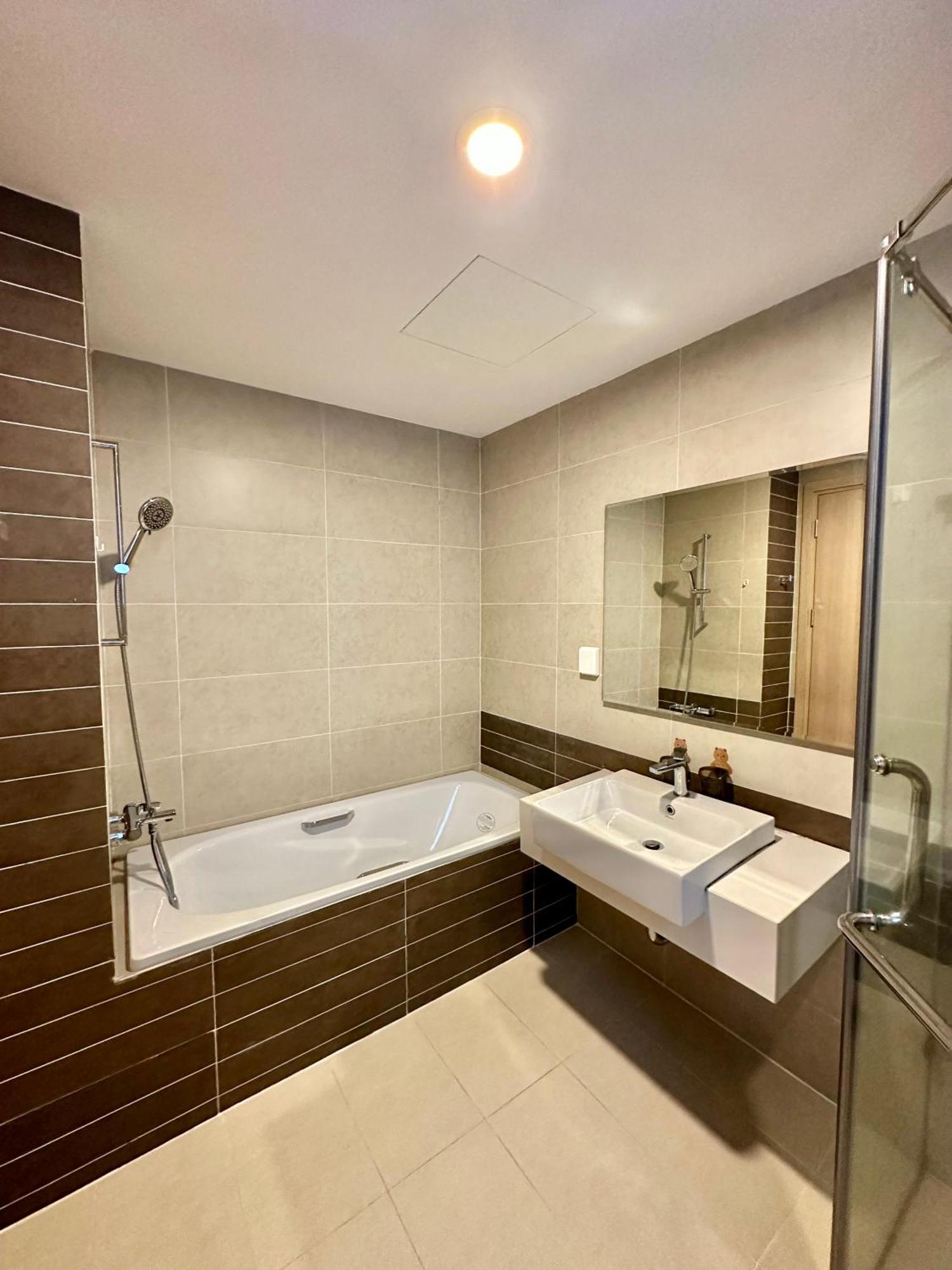 Innside - Rivergate Residence, Free Gym And Pool Apartment *